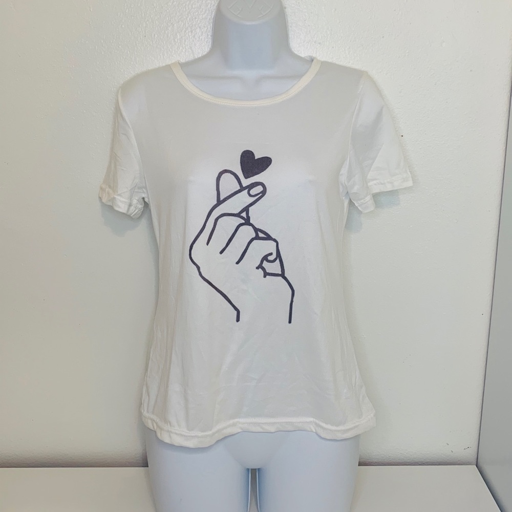 White Kpop finger heart shirt